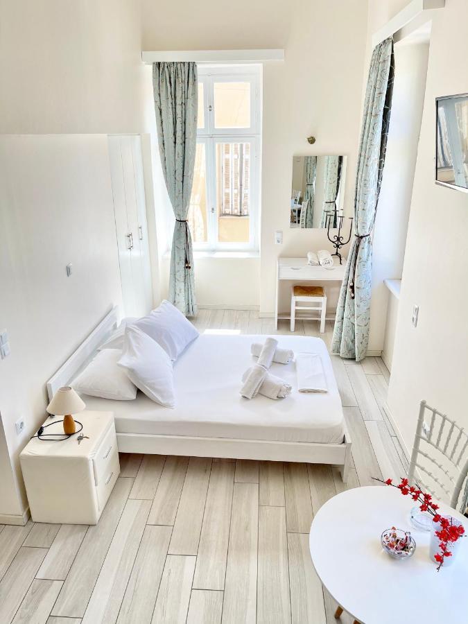 Xenias Rooms Apartments Корони Экстерьер фото